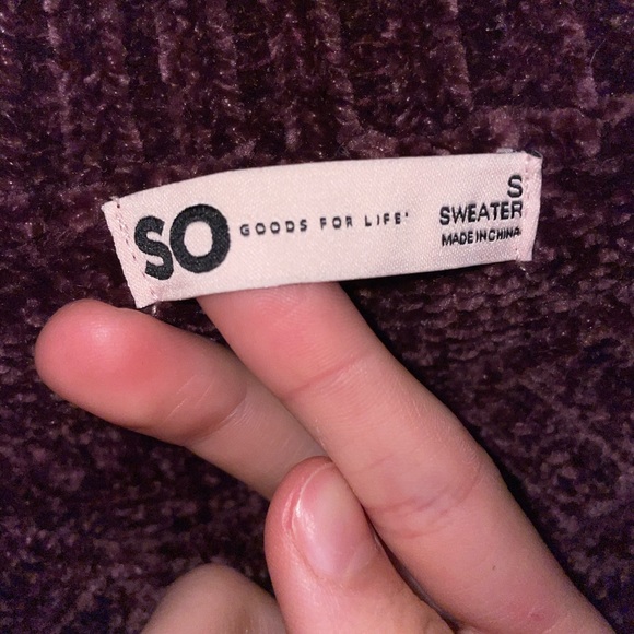 So Goods For Life - Women’s Cropped V-Neck Sweater - Picture 3 of 3